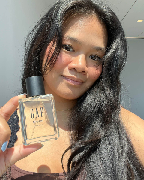 allure editor jesa calaor holding gap dream in hand